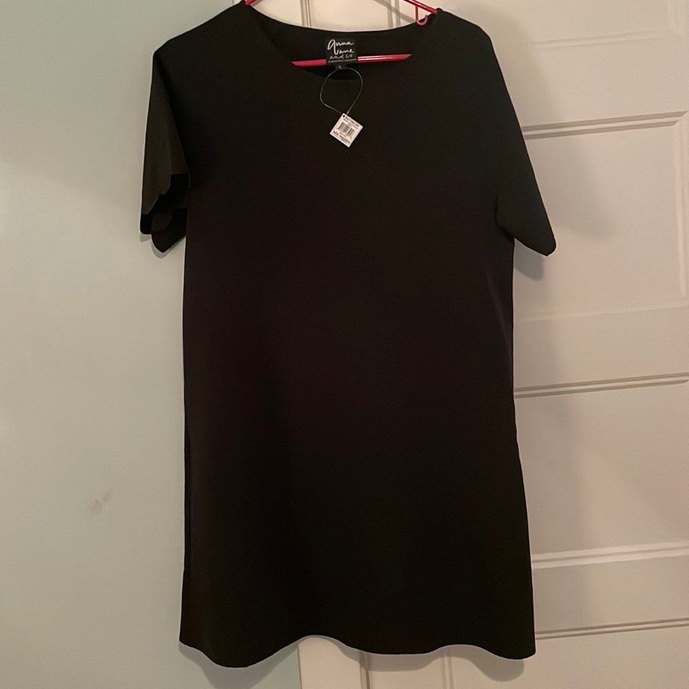 NWT Ladies Large Black Dress Scalloped Short Sleeves